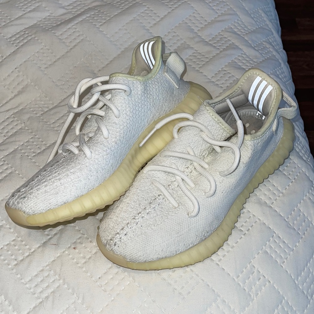YEEZY BOOST WHITE